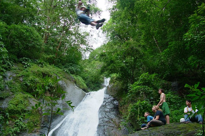 Gold Package (2D/1N + 18 ziplines over 11 waterfalls