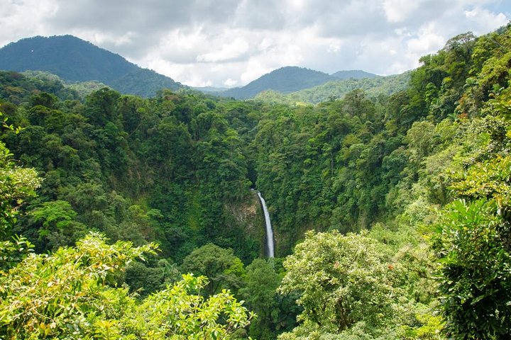 La Fortuna Waterfall, Hanging Bridges, Arenal Volcano Combo Tour