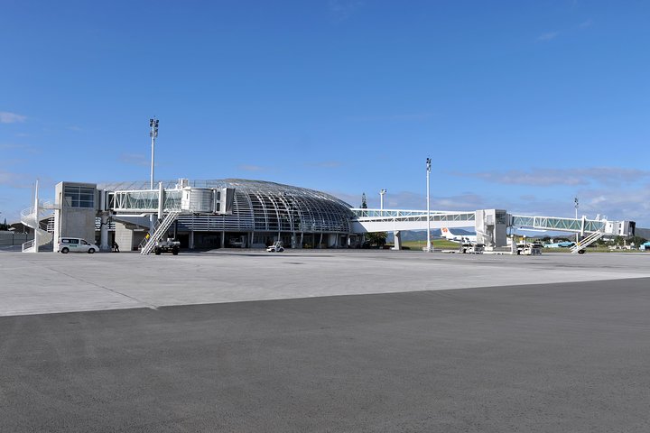 Transfer Nouméa to Tontouta Airport by Premium Sedan