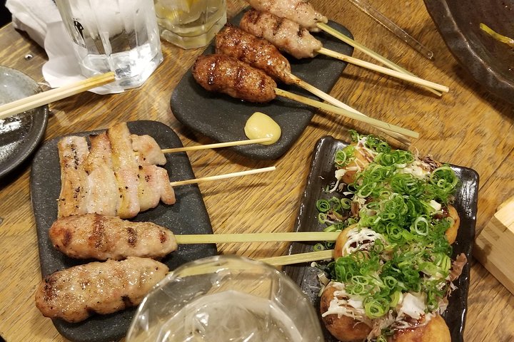 Osaka Bar Hopping Night Walking Tour in Namba (3 bars, 6 tastes)