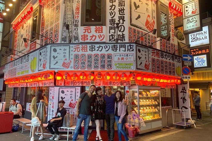 Osaka Bar Hopping Night Walking Tour in Namba (3 bars, 6 tastes)