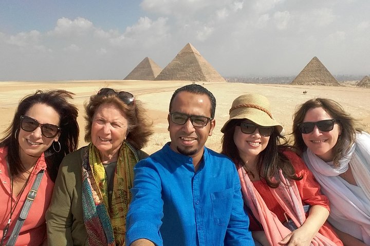 8-Day Private Tour Cairo, Aswan, Luxor and Nile Cruise Including Air Fare