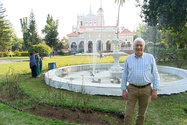 Immersive culture tour of Pune by private car with guide and local lunch