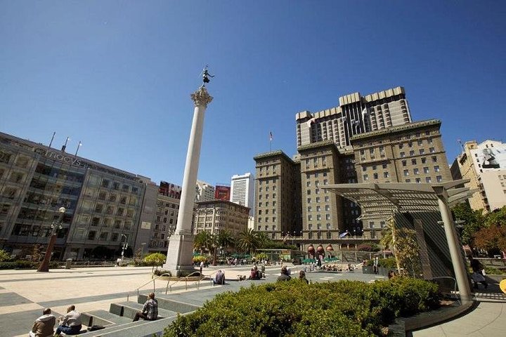 SF: Hop-on Hop-off Sightseeing Tour with Optional Sunset Tour