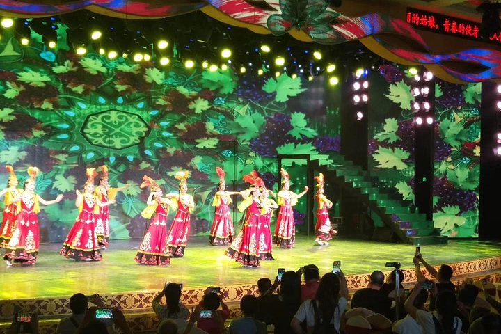 PRI Day Tour to Nanshan and Erdaoqiao Show with Dinner in Urumqi
