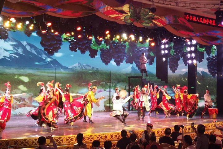 PRI Day Tour to Nanshan and Erdaoqiao Show with Dinner in Urumqi