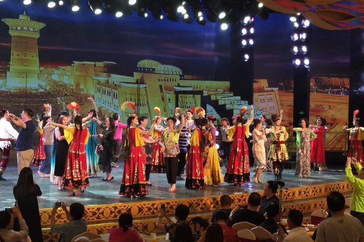 PRI Day Tour to Nanshan and Erdaoqiao Show with Dinner in Urumqi