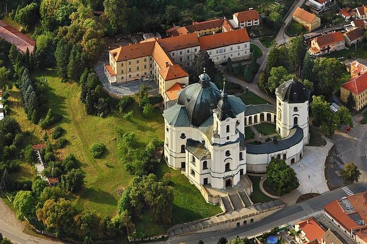 PUNKVA CAVES, ABYSS and PERNSTEJN CASTLE =only from Apr to Sep