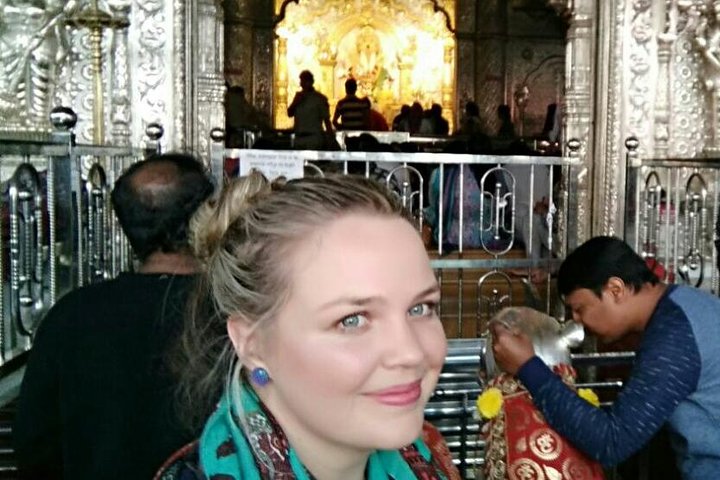 Immersive culture tour of Pune by private car with guide and local lunch