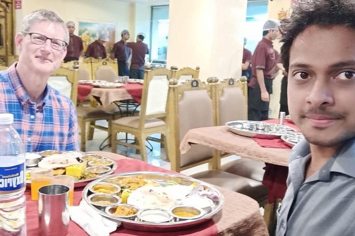 Immersive culture tour of Pune by private car with guide and local lunch