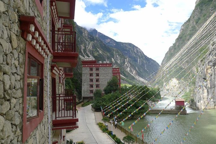1 Day Shangri-La Great Canyon Trip