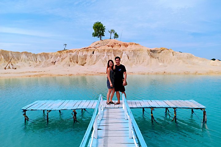 Bintan Sand Dunes and Blue Lakes Half-Day Tour with Lunch