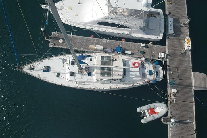 Sailing to Tayrona with Luis and his team: Unique!