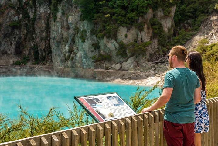 Rotorua based Small Group Morning Tour Waimangu and Wai O Tapu