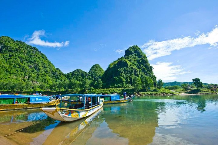 DELUXE SMALL Group : PHONG NHA CAVE And PARADISE CAVE Full Day Guided Tour