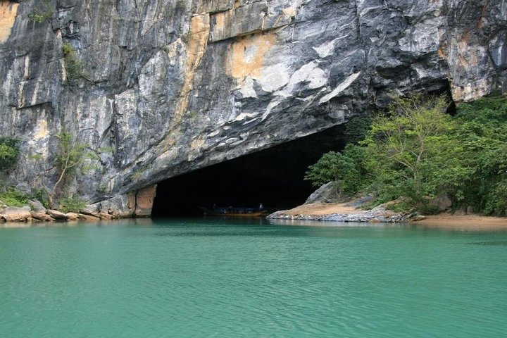 DELUXE SMALL Group : PHONG NHA CAVE And PARADISE CAVE Full Day Guided Tour
