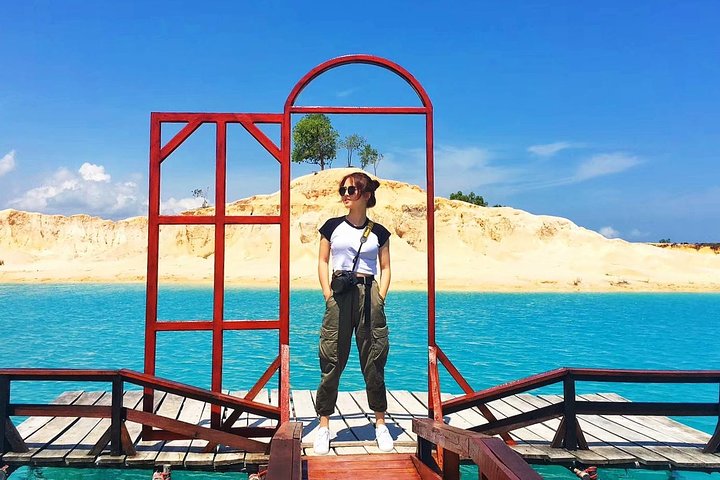 Bintan Sand Dunes and Blue Lakes Half-Day Tour with Lunch