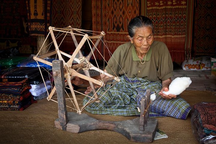 3 Days Tana Toraja from Makassar: Kete Kesu Village, Menhir to Funeral Burial