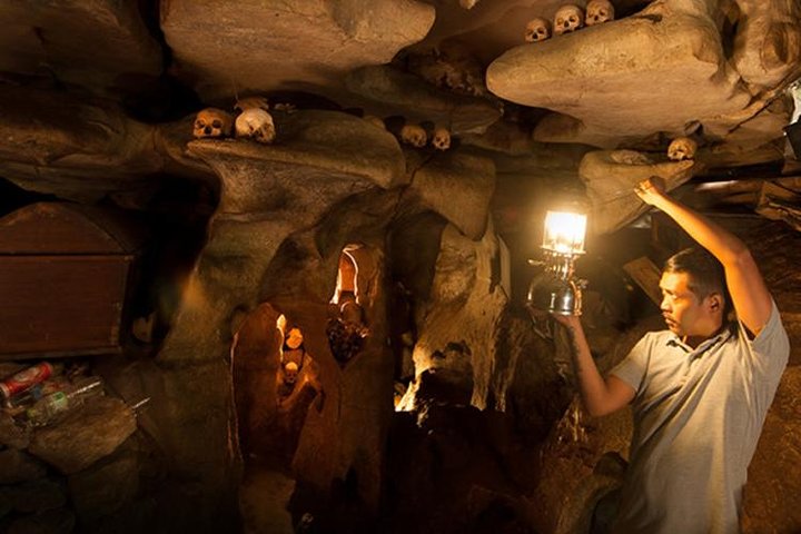 4 Days Toraja Cultural Tour from Makassar: Tongkonan Houses to Toraja Funerals
