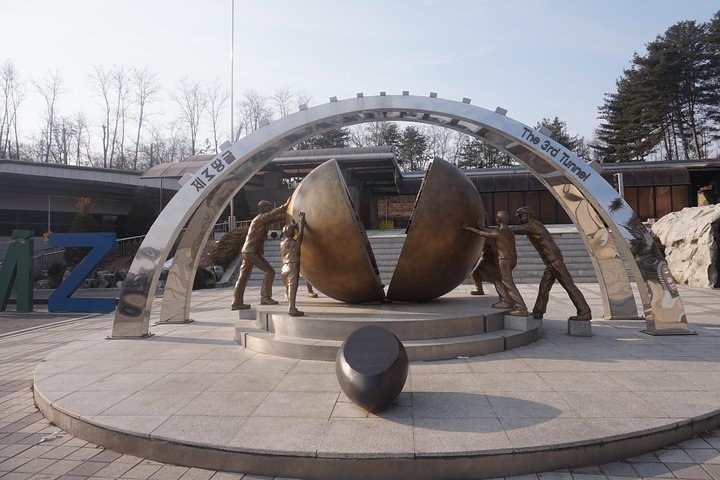 DMZ Tour: NK Defector Meet up, 3rd Tunnel & Suspension Bridge