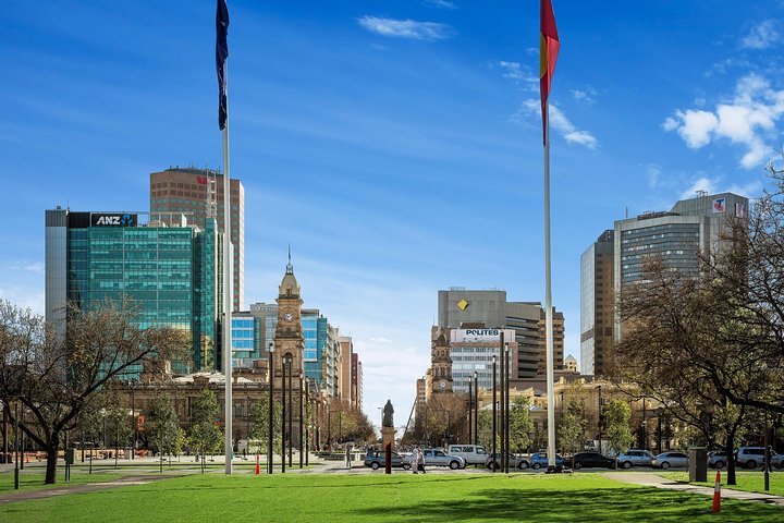 Adelaide Highlights, Hahndorf & McLaren Vale Wine Tasting and Sightseeing Tour