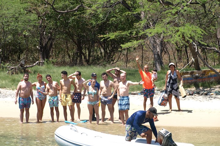 Sailing to Tayrona with Luis and his team: Unique!