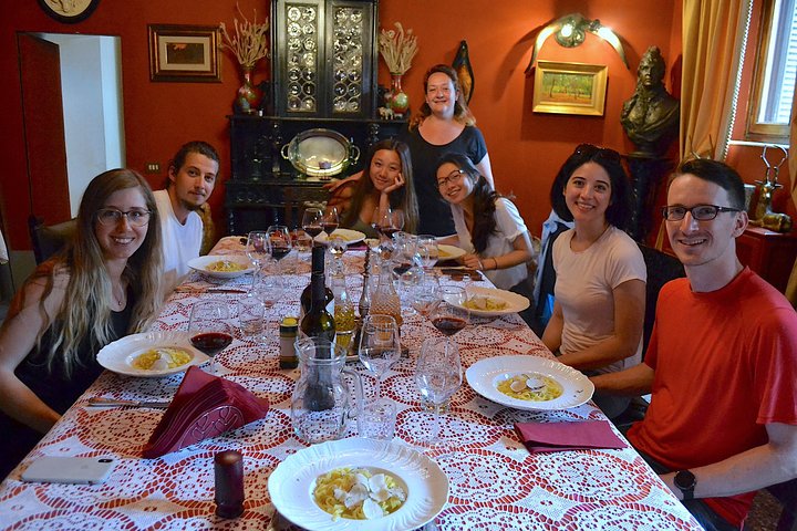Truffle Hunting Experience with Lunch in San Miniato