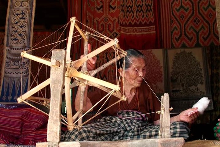 4 Days Toraja Cultural Tour from Makassar: Tongkonan Houses to Toraja Funerals