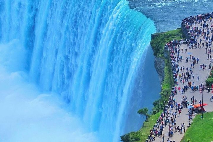 Toronto: Niagara Falls Sightseeing Tour + Boat, Journey & Lunch