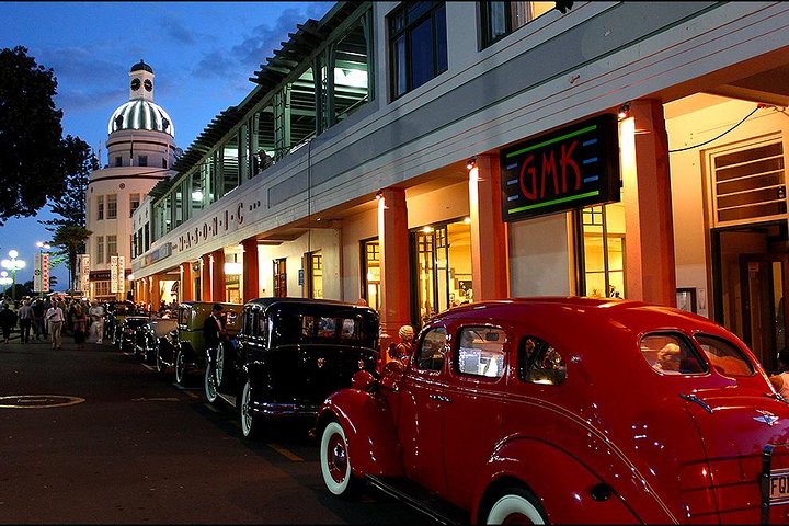 Shore excursion: Napier-Premium Wineries & Sights /Art deco tour
