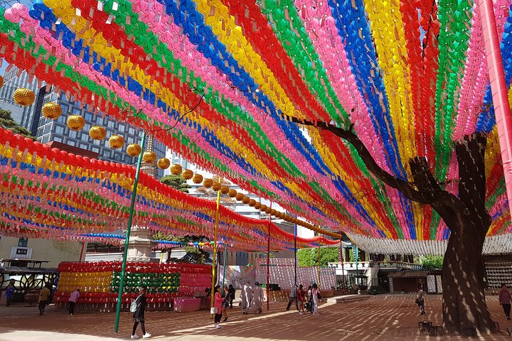 Seoul City Sightseeing Tour Including Gyeongbokgung Palace, N Seoul Tower, and Namsangol Hanok Village