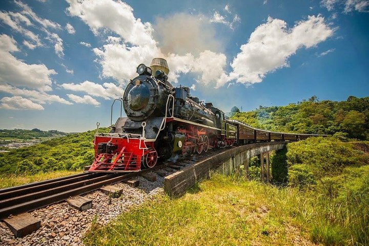 Private Transfer to Maria Fumaça Railway Station and Italian Epic