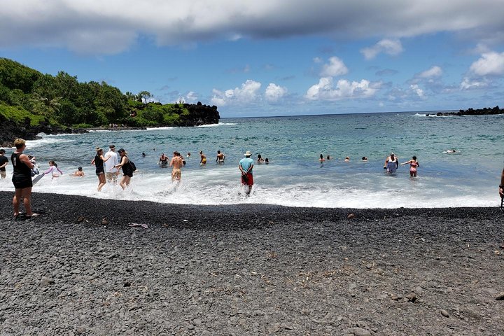 Maui Tour : Road to Hana Day Trip from Lahaina with Pick-up