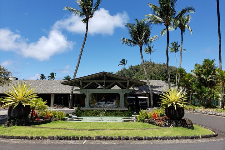 Maui Tour : Road to Hana Day Trip from Lahaina with Pick-up
