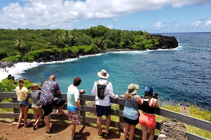Small-Group Road to Hana Adventure Tour with Pickup & Lunch