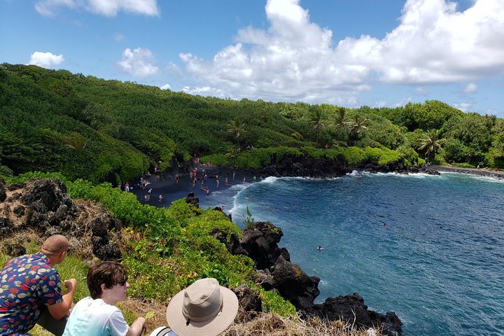 Small-Group Road to Hana Adventure Tour with Pickup & Lunch