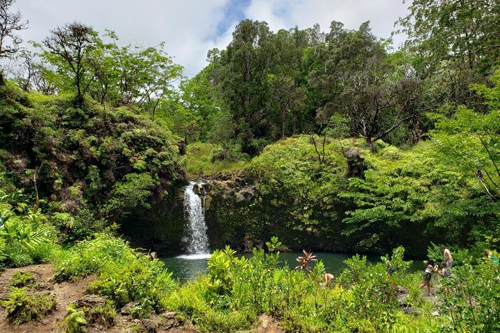 Small-Group Road to Hana Adventure Tour with Pickup & Lunch