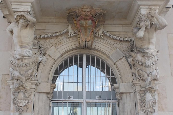 Guided Tour in Toulon: Port & Old City