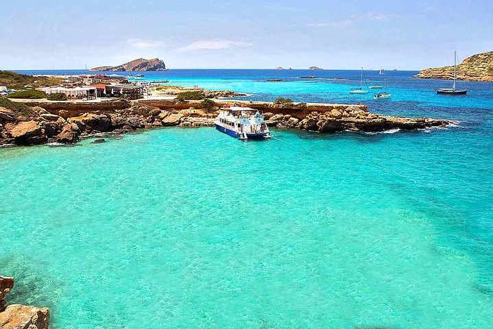 Ibiza Beach Hopping Cruise with Paddleboards, Drinks and Food 6h