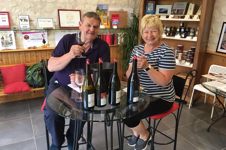 Vineyard cycle tours in and around Chinon, in the Loire Valley