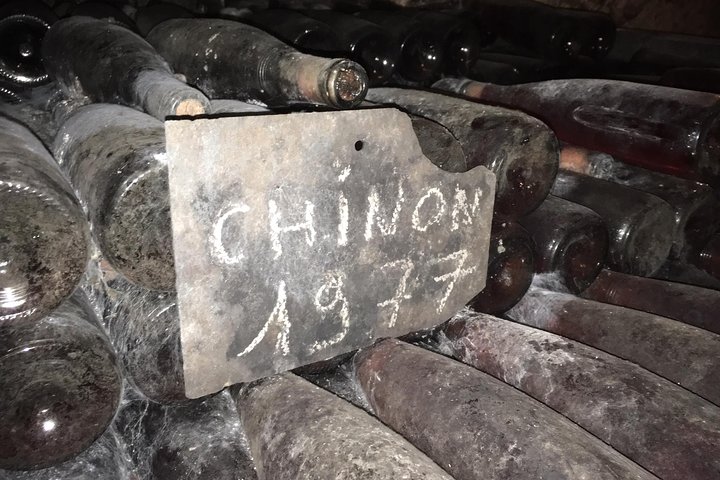 Vineyard cycle tours in and around Chinon, in the Loire Valley