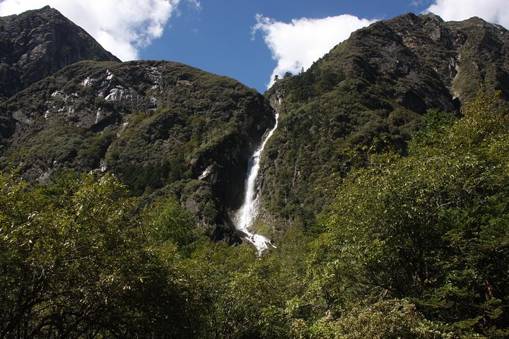 Bhutan Walking Holidays - Beyond the Clouds