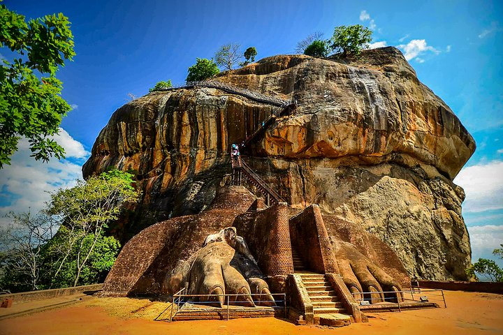 Private Day Trip to Sigiriya & Dambulla from Kandy – Aaliya Tours