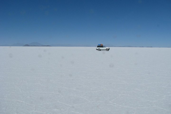 Uyuni Salt flat 2 day+sunset at Salt Water Region + Mirror effect