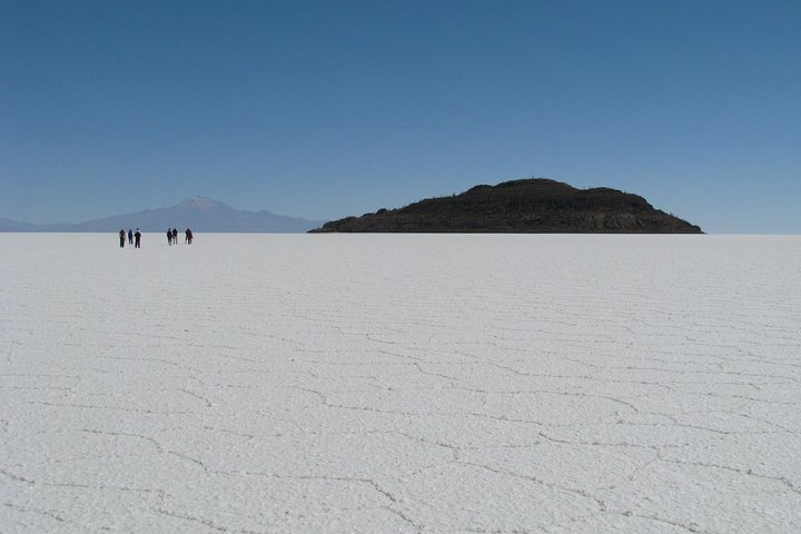 Uyuni Salt flat 2 day+sunset at Salt Water Region + Mirror effect