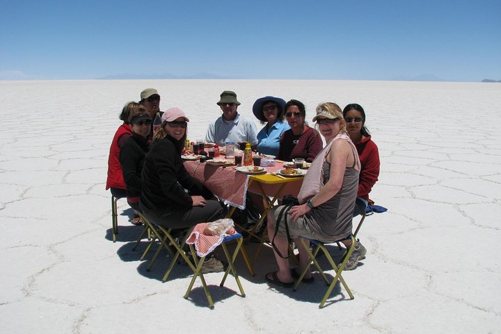 Uyuni Salt flat 2 day+sunset at Salt Water Region + Mirror effect