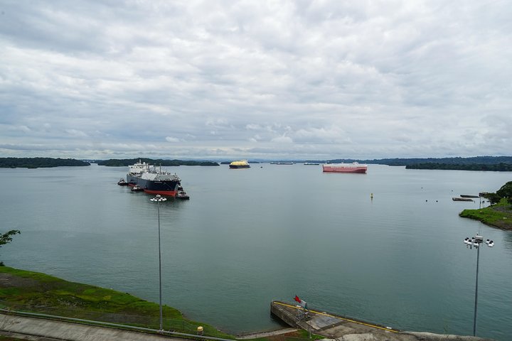 Ocean to Ocean Combo: Canal Boat Ride, Locks, Fort San Lorenzo