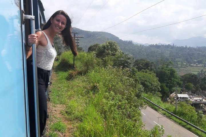 Nuwaraeliya (Nanuoya) - Ella Train Tickets