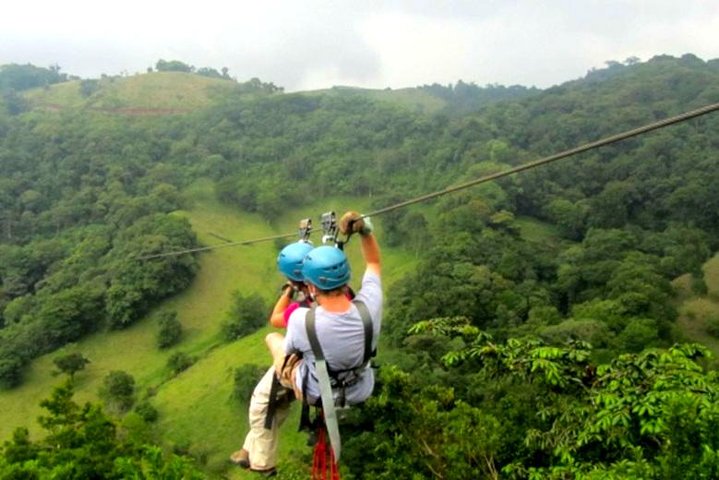 Zipline and Hanging Bridges Combo Tour in Monteverde Cloud Forest