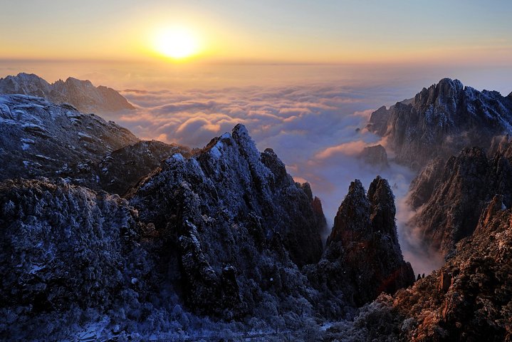 3-Day Yellow Mountains, Hongcun Village and Tunxi Ancient Street Private Tour